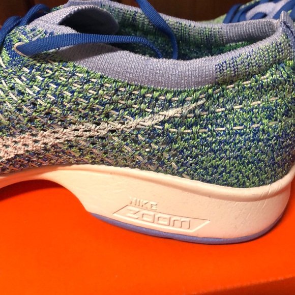 Nike flyknit zoom sneaker - Picture 6 of 8